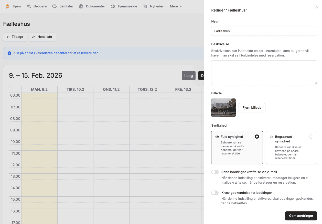 Interface af hvordan kalenderen ser ud, hvor der kan bookes fælles faciliteter.