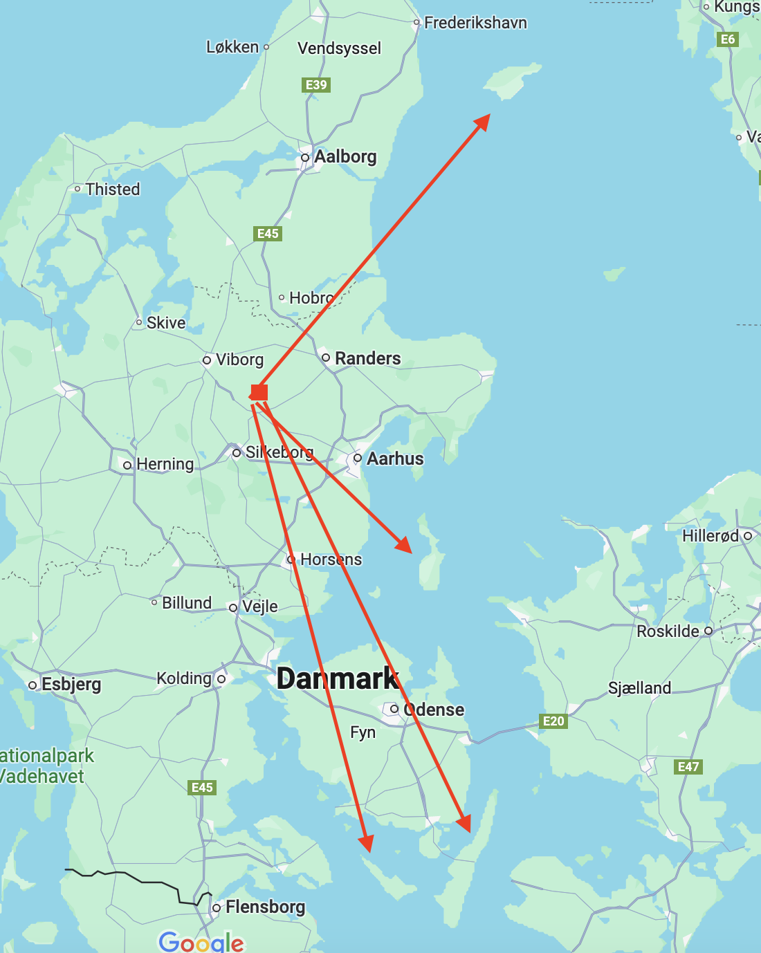 Danmarks kort med røde pile pegende på Læsø, Samsø, Ærø og Langeland