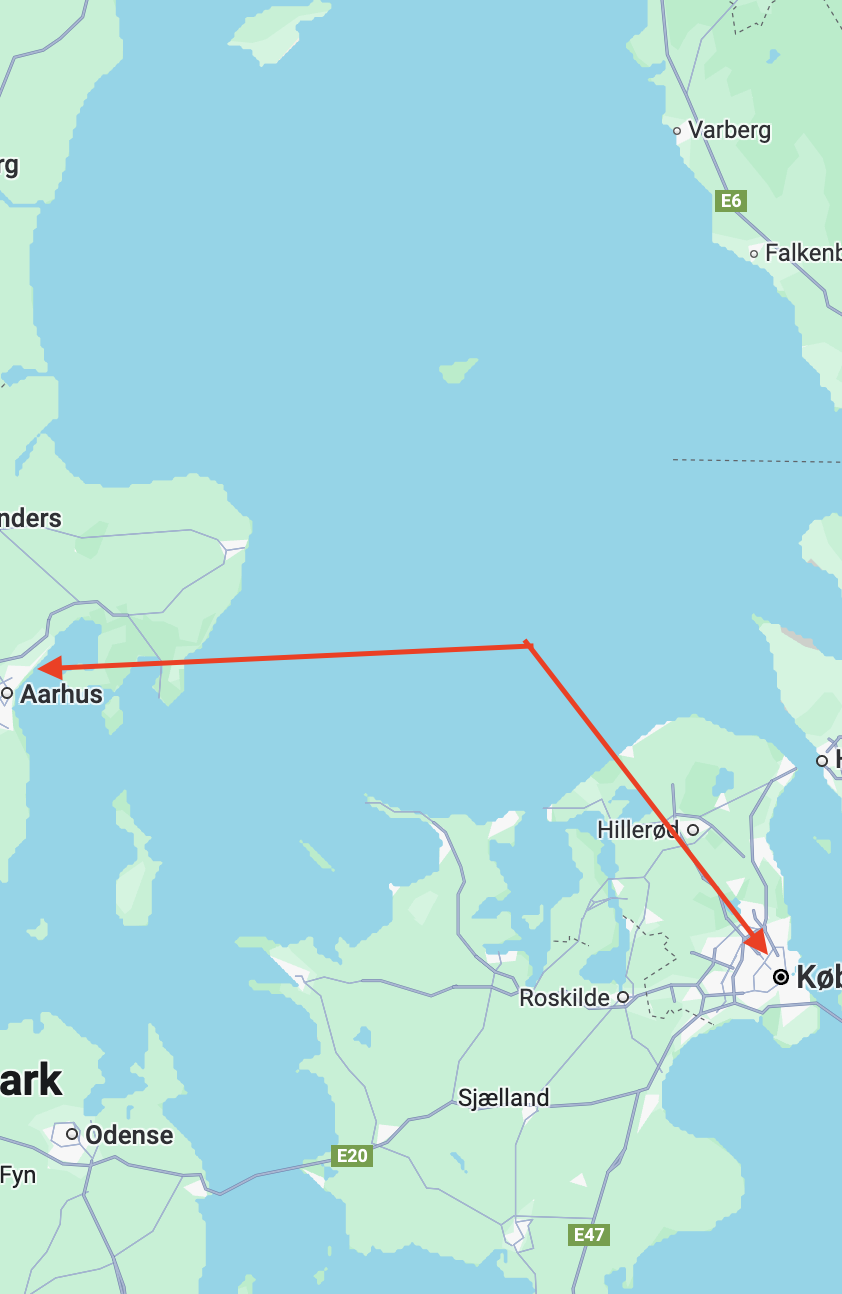 Danmarks kort med røde pile på Aarhus og København