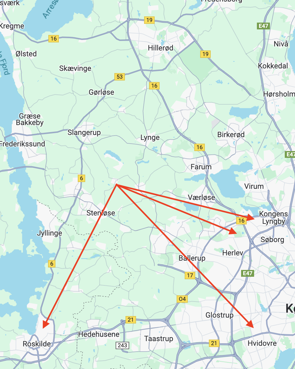 Danmarks kort med røde pile pegende på Lyngby, Gladsaxe, Hvidovre og Roskilde